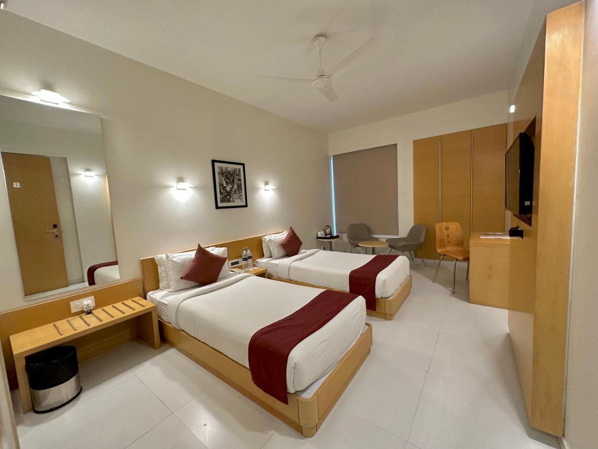 Quality Inn Patria Suites, Rajkot Extérieur photo
