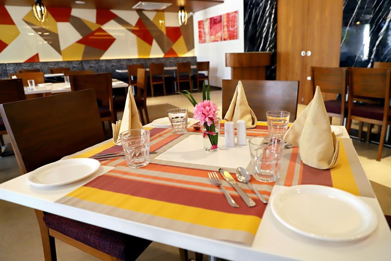 Quality Inn Patria Suites, Rajkot Extérieur photo