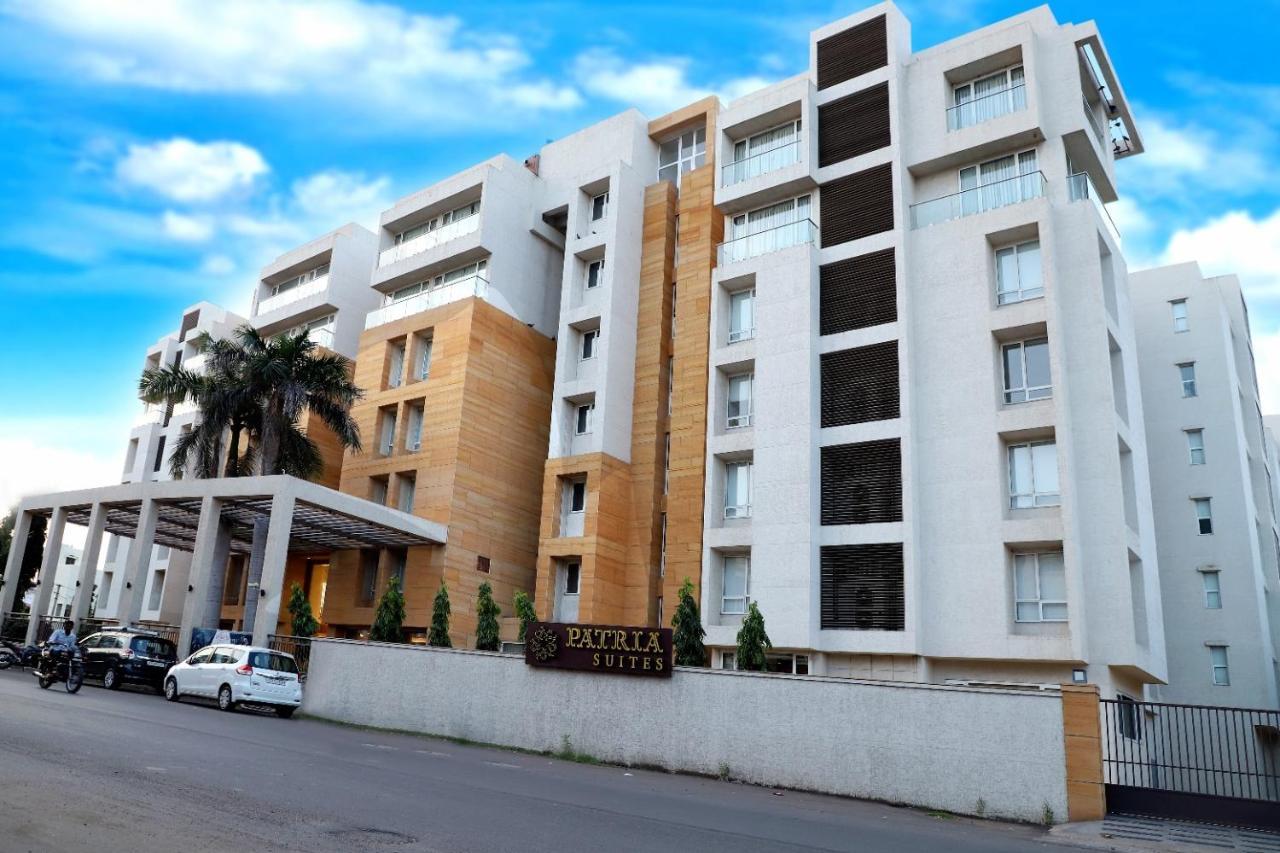 Quality Inn Patria Suites, Rajkot Extérieur photo